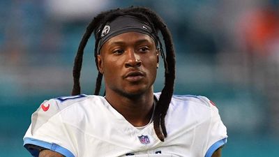 DeAndre Hopkins Reveals Special Reason for Choosing to Wear No. 8 With Chiefs