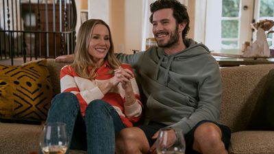 Everybody wants this: Kristen Bell's rom-com character just convinced me to try the rugby shirt trend