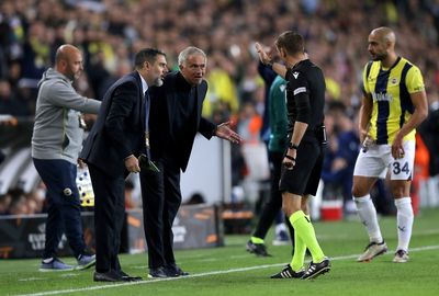 Fenerbahce 1-1 Manchester United: Jose Mourinho sent off as spoils shared in feisty Europa League draw