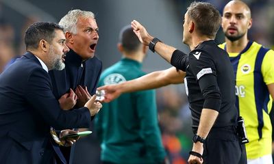 José Mourinho aims sarcastic barbs at ref after red card against Manchester United