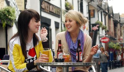 Smoking ban outside pubs 'dropped by Downing Street' following backlash