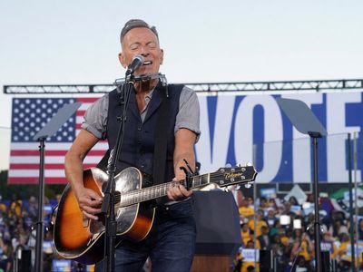 Bruce Springsteen calls Trump ‘an American tyrant’ as he serenades crowd at Harris rally