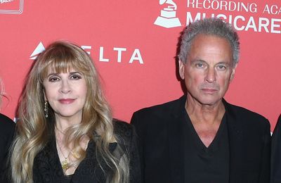 Stevie Nicks recalls intense reunion with Lindsey Buckingham after giving him '300 million chances'