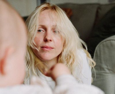 Laura Marling: Patterns in Repeat review – a tender love letter to motherhood