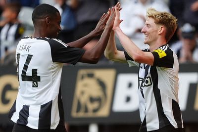 Eddie Howe tells Newcastle stars to earn new deals by ending trophy drought