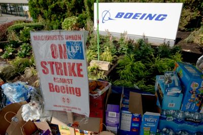 Prolonged Strike Clouds New Boeing CEO's Turnaround