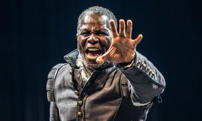 Othello review – RSC’s sculptural, a-capella-scored production unfolds with rare clarity