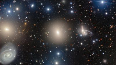 Massive, bustling Perseus galaxy cluster dazzles in new telescope image