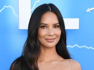 Olivia Munn praised for displaying mastectomy scars after surviving breast cancer