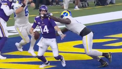 Egregious Missed Face Mask in Vikings-Rams Game Triggers ‘Fix Is In’ Crowd