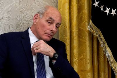 13 ex-Trump officials back Kelly’s stand against Trump