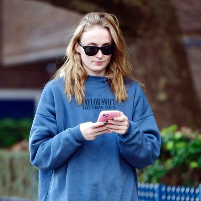 Sophie Turner Supports Taylor Swift—and Adidas It-Sneakers—in My Go-To Errand Outfit