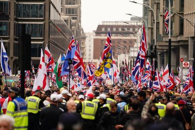 Tommy Robinson march - latest: Police make arrests as thousands of Robinson supporters join protest in London