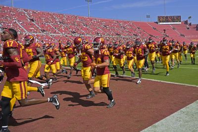 LA Coliseum practically empty for Rutgers-USC