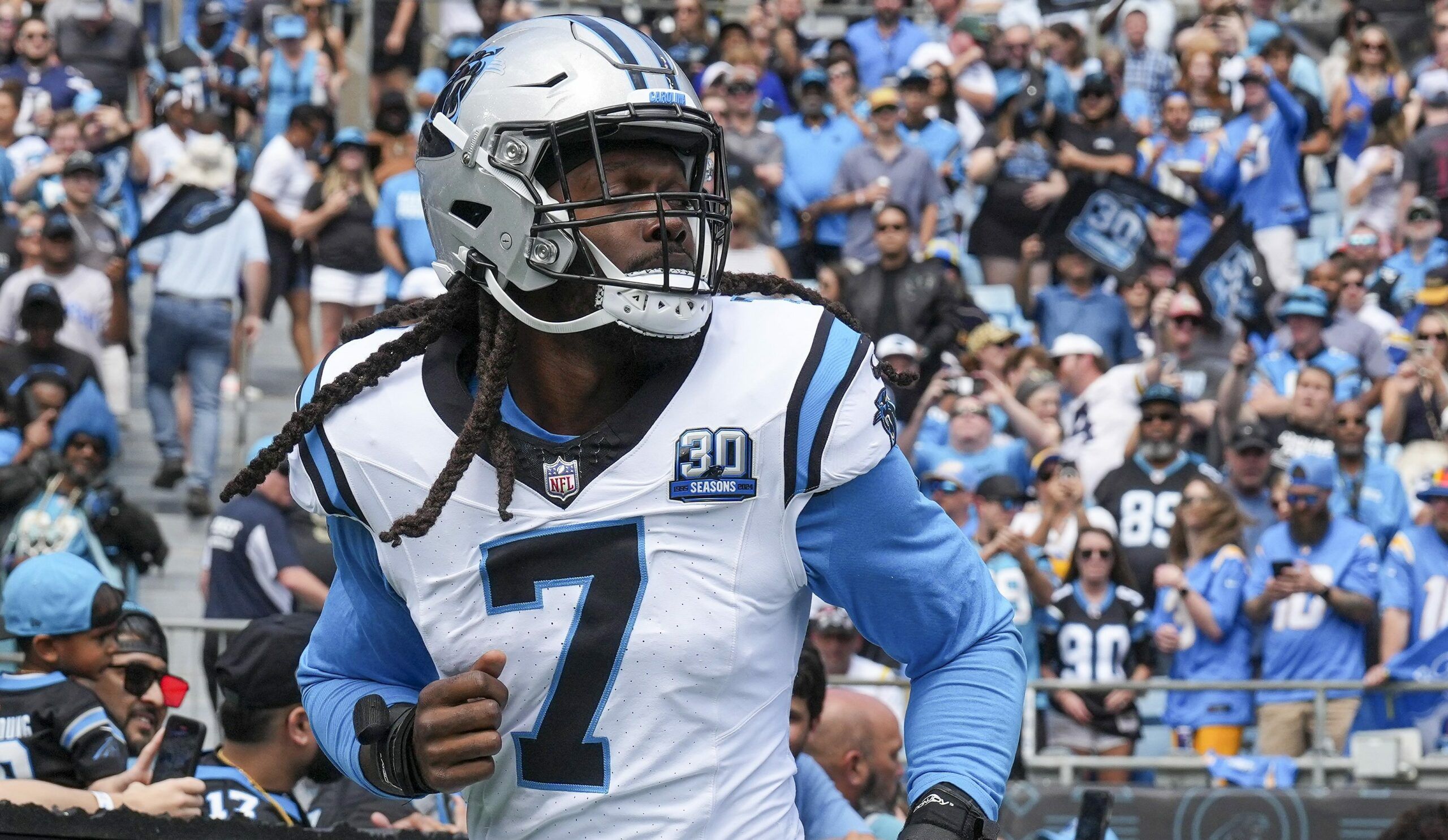 NFL Insider Expects Panthers OLB Jadeveon Clowney To…