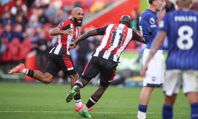 Mbeumo shatters 10-man Ipswich to snatch last-gasp win for Brentford