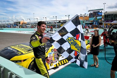 Enfinger schools the Truck field with fuel-save win at Homestead