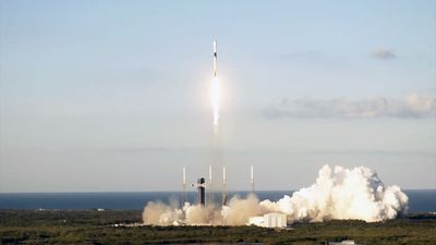 SpaceX launches 22 Starlink internet satellites from Florida (video)