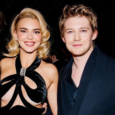 Taylor Swift Fans Think Joe Alywn Might Be Dating Kendall Jenner