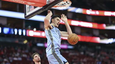 Grizzlies' Zach Edey Has Already Tied His Career NCAA Three-Point Total in the NBA