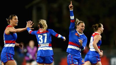 Saints' AFLW finals dream over after loss to Bulldogs