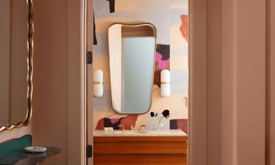 8 Things People With Powder Rooms That Smell Amazing Always Know to Do