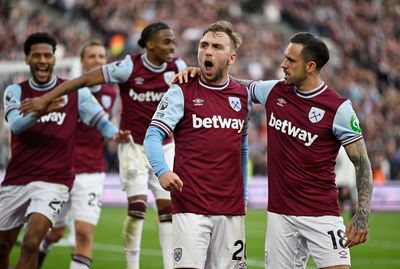 West Ham 2-1 Manchester United: Jarrod Bowen's late penalty piles pressure on Erik ten Hag