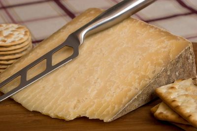 British chef Jamie Oliver urges followers to help solve the 'grate cheese robbery'