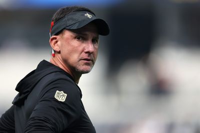 Dennis Allen chose to kick one of the NFL’s most cowardly punts since 1999