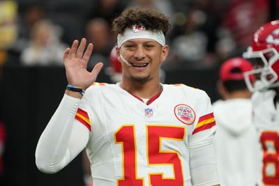 Chiefs QB Patrick Mahomes becomes fastest player to reach 30,000 yards