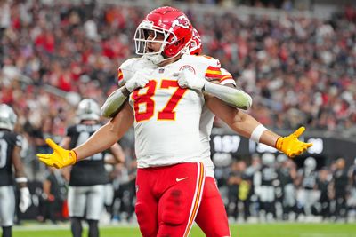 Goal-line stand sparks Chiefs past Raiders