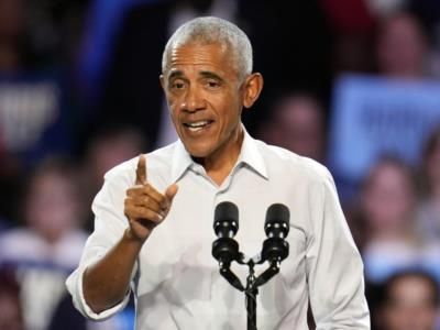 Obama Urges Black Men To Stay Engaged In Politics