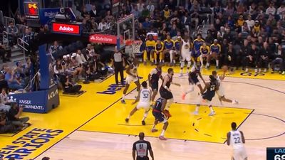 Steph Curry Pulls Off No-Look Pass You Have to Watch Twice to Believe