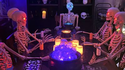 People Went All Out With Their Halloween Decorations And Shared The Results Online (New Pics)