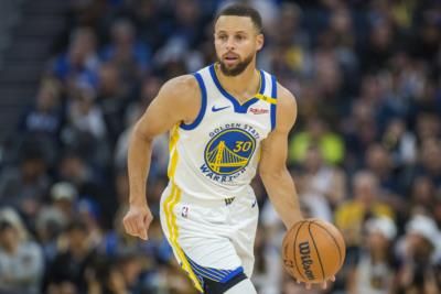 Stephen Curry Suffers Left Ankle Injury During Game