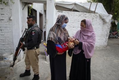 Pakistan Launches Nationwide Polio Vaccination Campaign