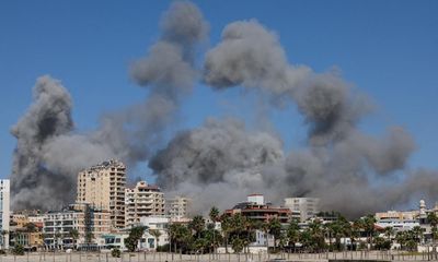 Once a refuge, southern Lebanese city of Tyre empties as airstrikes rain down