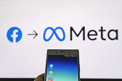 Meta Q3 Earnings Preview: Can Zuckerberg Pull Off a Rockstar Performance Like Elon's?
