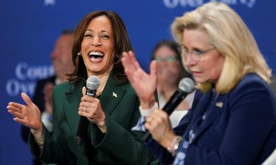 Is Kamala Harris alienating progressives as she courts anti-Trump Republicans?