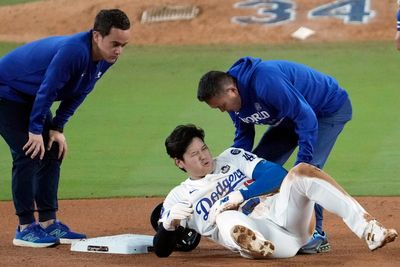 Shohei Ohtani leading off for Dodgers in World Series Game 3, two days after dislocating shoulder