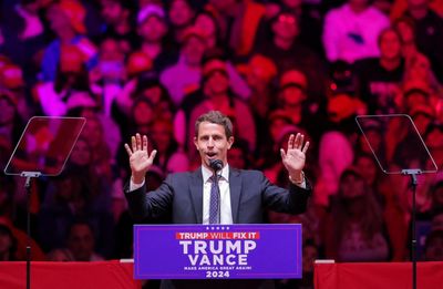 Comedian Tony Hinchcliffe under fire for Puerto Rico remarks at Trump rally