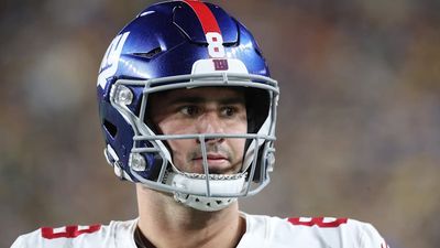 Daniel Jones Furious After Giants' Hilariously Bad Two-Point Conversion Attempt