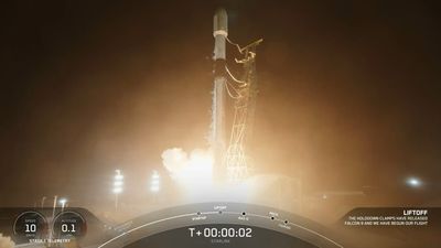 SpaceX launches 20 Starlink internet satellites from California on Oct. 30 (video)