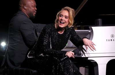 Adele celebrates 'full circle' moment with Celine Dion