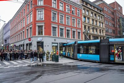 A tram derails and plows into a shop in the Norwegian capital but only 4 are lightly injured