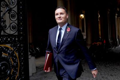 Wes Streeting tells private schools to ‘cut cloth like state schools’ over VAT worries