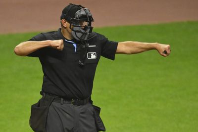 Who are the umpires for Dodgers-Yankees World Series Game 4?