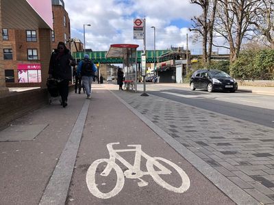 Sadiq Khan refuses Labour ally's request to pause roll-out of floating bus stops