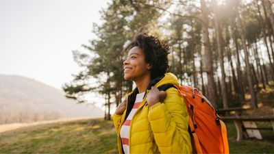 Taking regular breaks on your daily walk helps burn more calories, a new study reveals