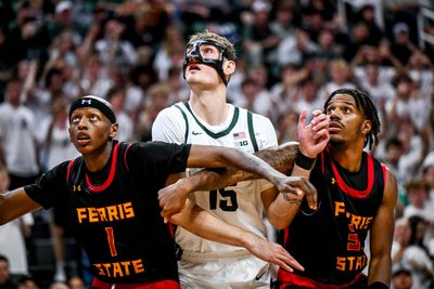 Michigan State basketball center has broken nose, getting surgery